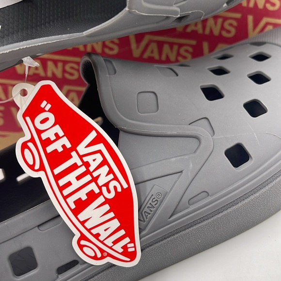 Vans WMNS Slip-On Trk Pewter
VNA5HF8PWT
Sneakers - Picture 15 of 16